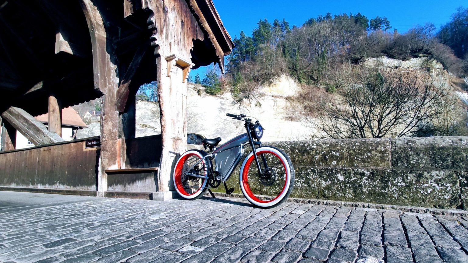 Dompter l’Hiver avec Style : Votre Guide pour le Vélo Électrique pendant la Saison Froide